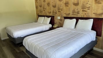 Standard Double Room | Iron/ironing board, WiFi, bed sheets