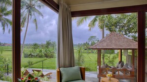 Royal Three Bedroom Pool Villa with Rice Field View | 客房景观