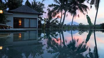 Royal Four Bedroom Pool Villa With Rice Field View | Lake view