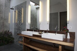 Chậu rửa trong phòng tắm