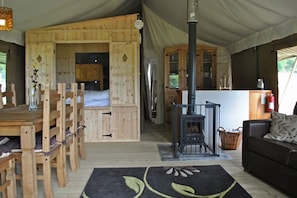 Tenda (sleeps 8) | Area soggiorno