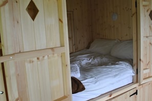 Tenda (sleeps 8) | 1 camera, letti aggiuntivi (a pagamento), Wi-Fi gratuito