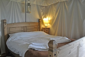 Tenda (sleeps 7) | 1 camera, letti aggiuntivi (a pagamento), Wi-Fi gratuito