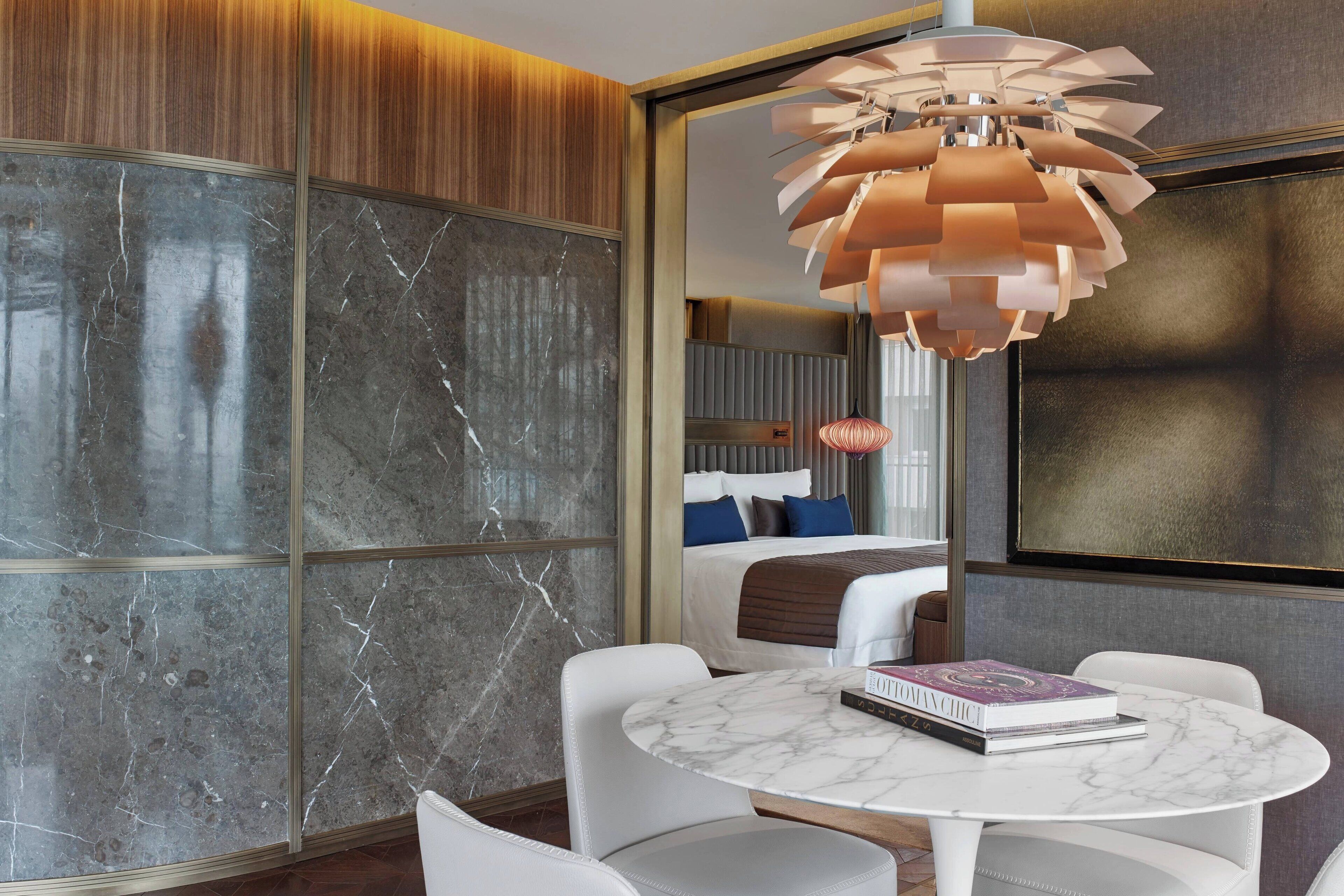 套房, 1 间卧室 | 高档床上用品、羽绒被、泰普尔床垫、迷你吧