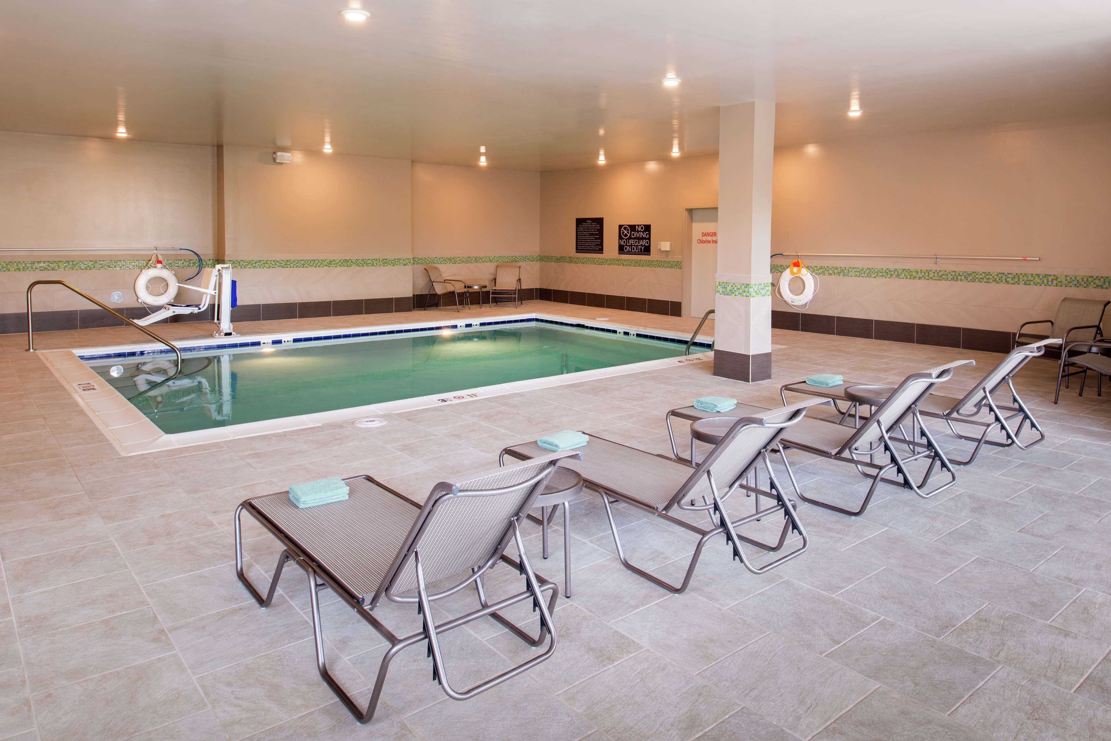 indoor pool, open 9:00 am to 10 pm, pool loungers