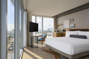 Deluxe Room, 1 King Bed, Ocean View | Egyptian cotton sheets, premium bedding, minibar, in-room safe