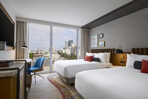 埃及棉床单、高档床上用品、迷你吧、客房内保险箱