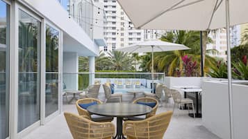 Outdoor pool, free cabanas, pool umbrellas