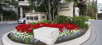 Maplewood Suites - Square One