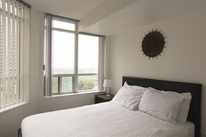 Deluxe Condo, 2 Bedrooms - Maplewood Suites - Square One (Mississauga)