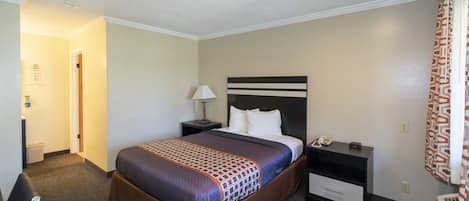 Standard Room, 1 Queen Bed | Desk, blackout drapes, iron/ironing board, free WiFi