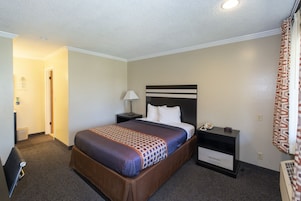 Standard Room, 1 Queen Bed