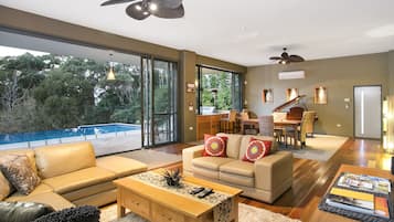 Suite estándar, 1 habitación (Lyndon Haven) | Sala de estar | Televisión LED y Netflix
