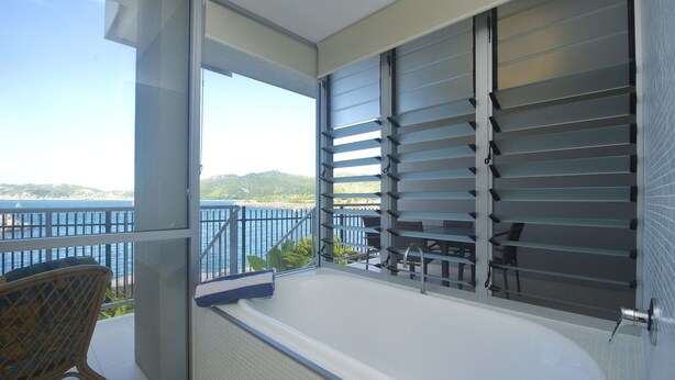Unclassified image, 1 of 19, button - 1 Bright Point Apartment 3102 (Nelly Bay)