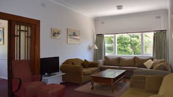 Standard Room, Non Smoking, Kitchen (Clanwilliam) | Living room | Flat-screen TV