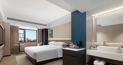 Days Inn by Wyndham Yueyang Train Station