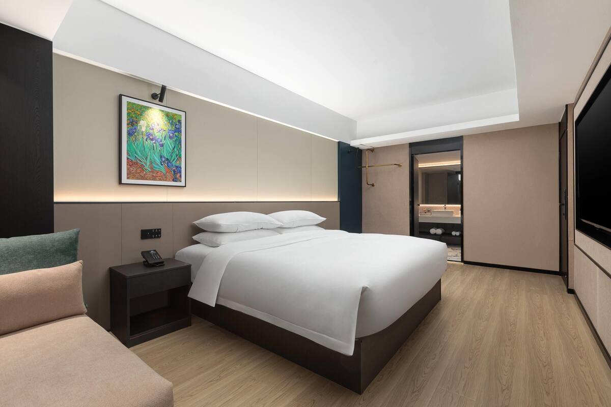 Executive Suite, 1 King Bed, Non Smoking