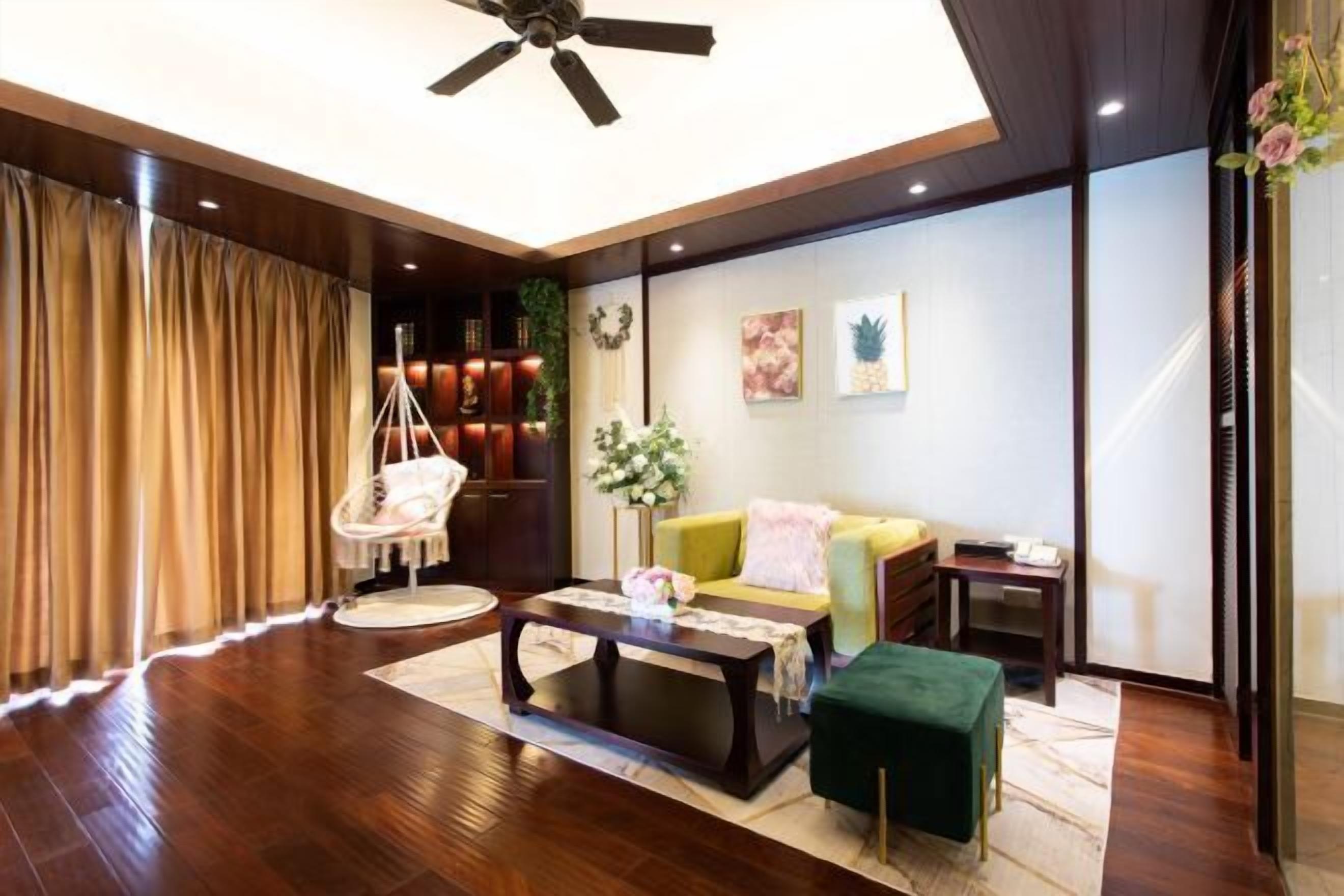 Skrivebord og wi-fi (inkludert)