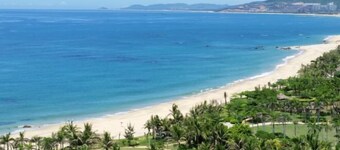 Huaxiang Hotel (Lingshui High-speed Railway Station · Haiyun Plaza Branch)