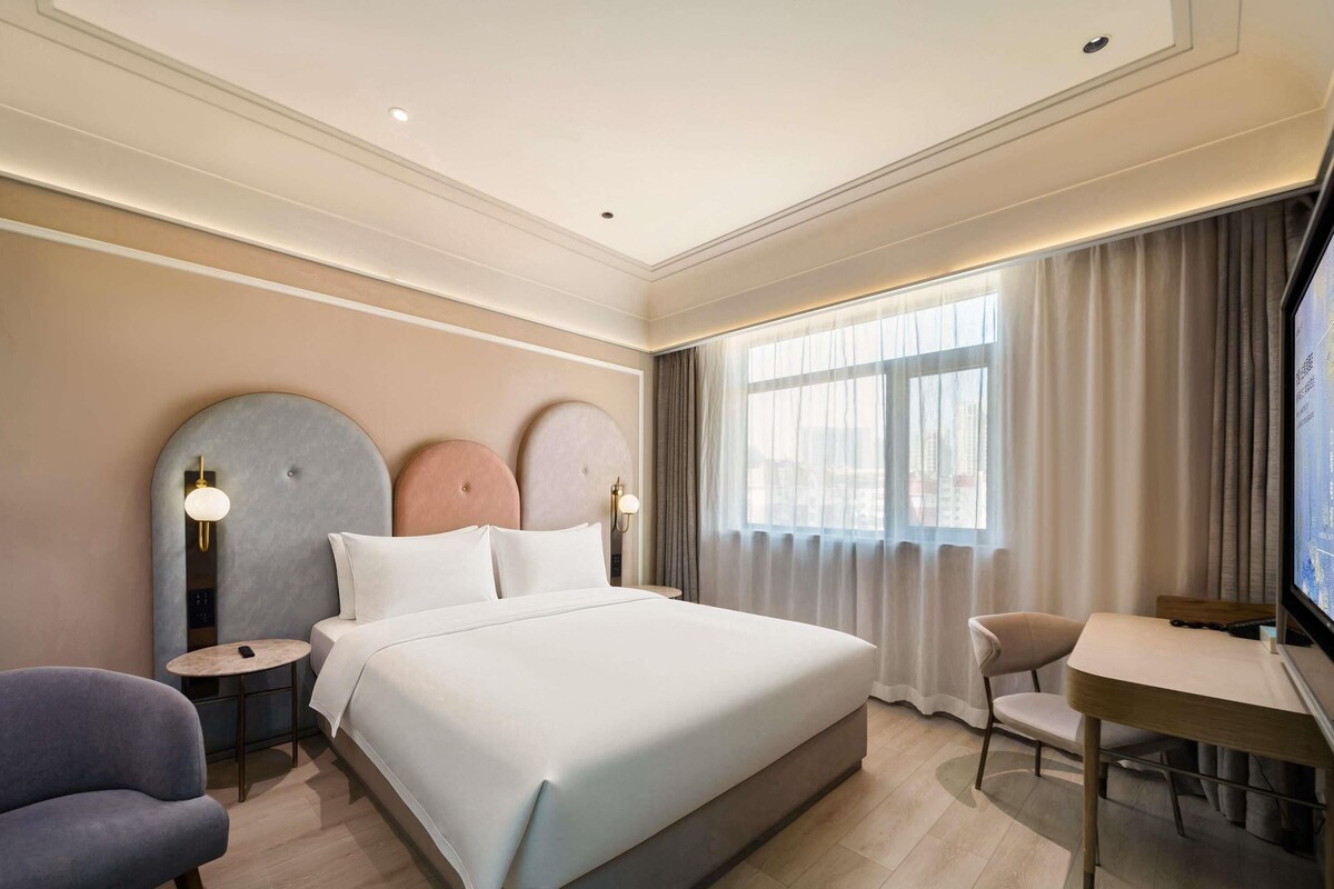Superior Room, 1 King Bed | Premium bedding, down comforters, memory foam beds, minibar (free items)