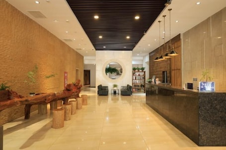 Lobby. Tangyue Hotel