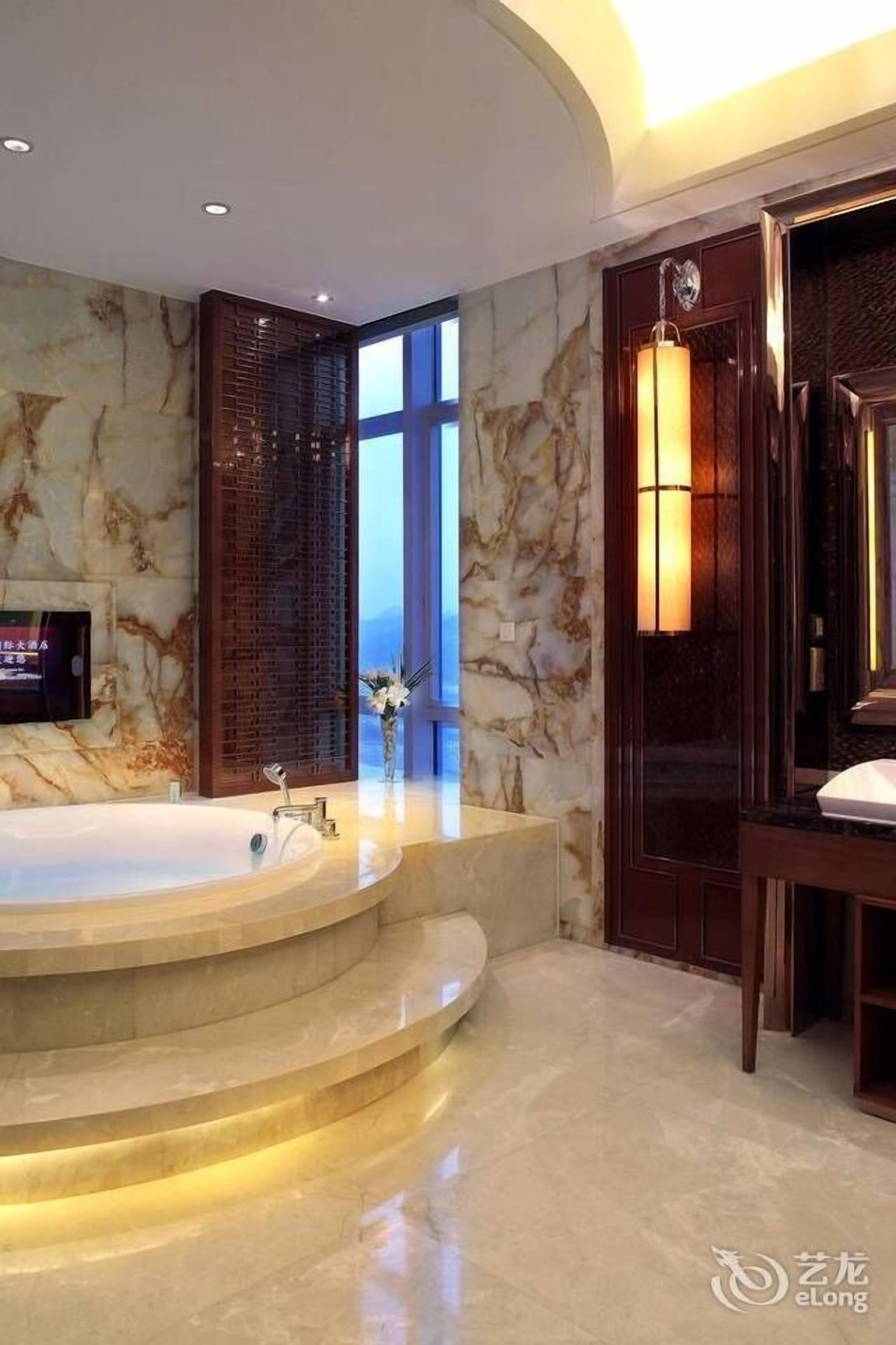 in-room safe, individually decorated, individually furnished, desk