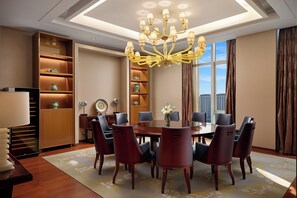 Presidential Suite, Multiple Beds