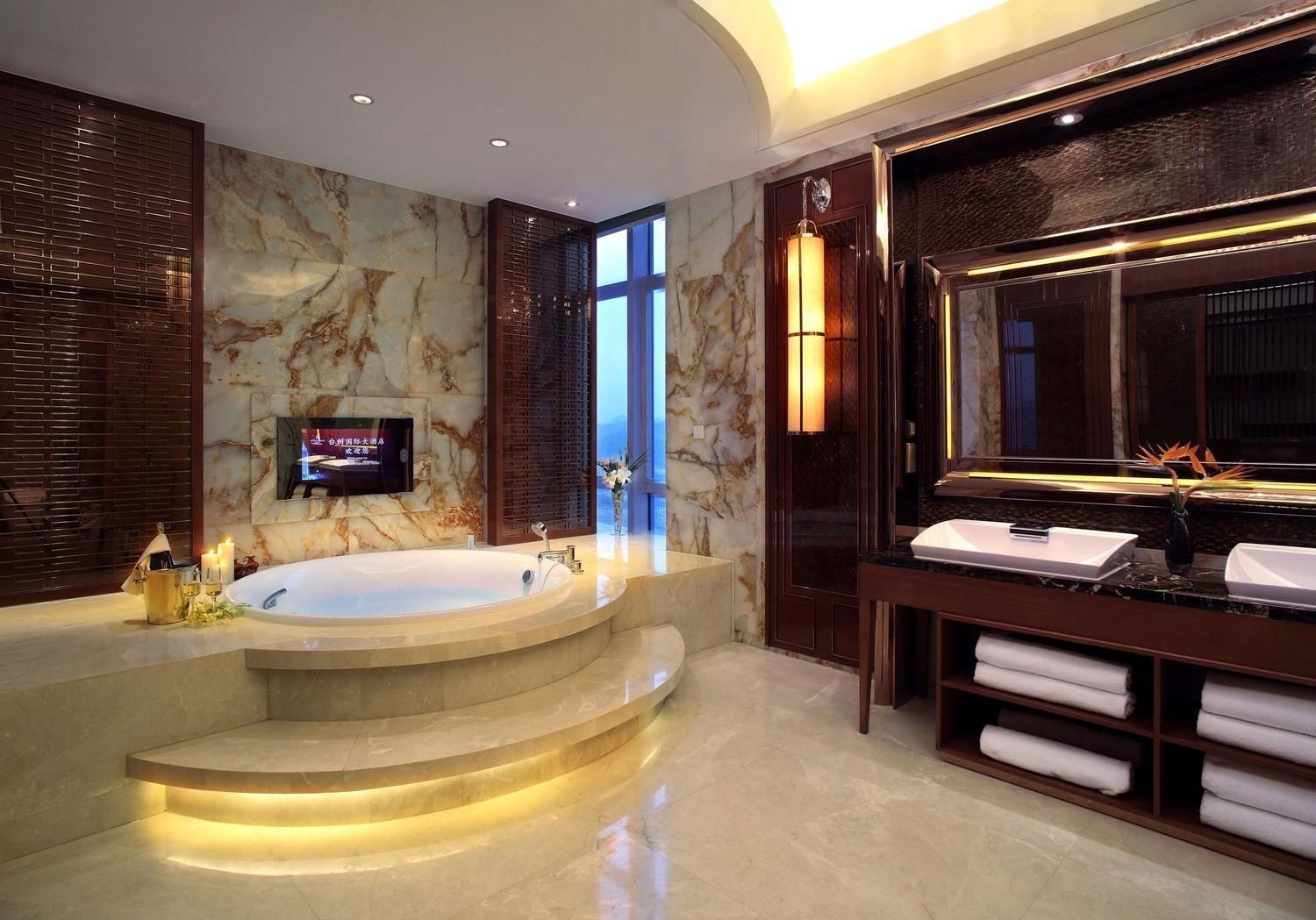 in-room safe, individually decorated, individually furnished, desk