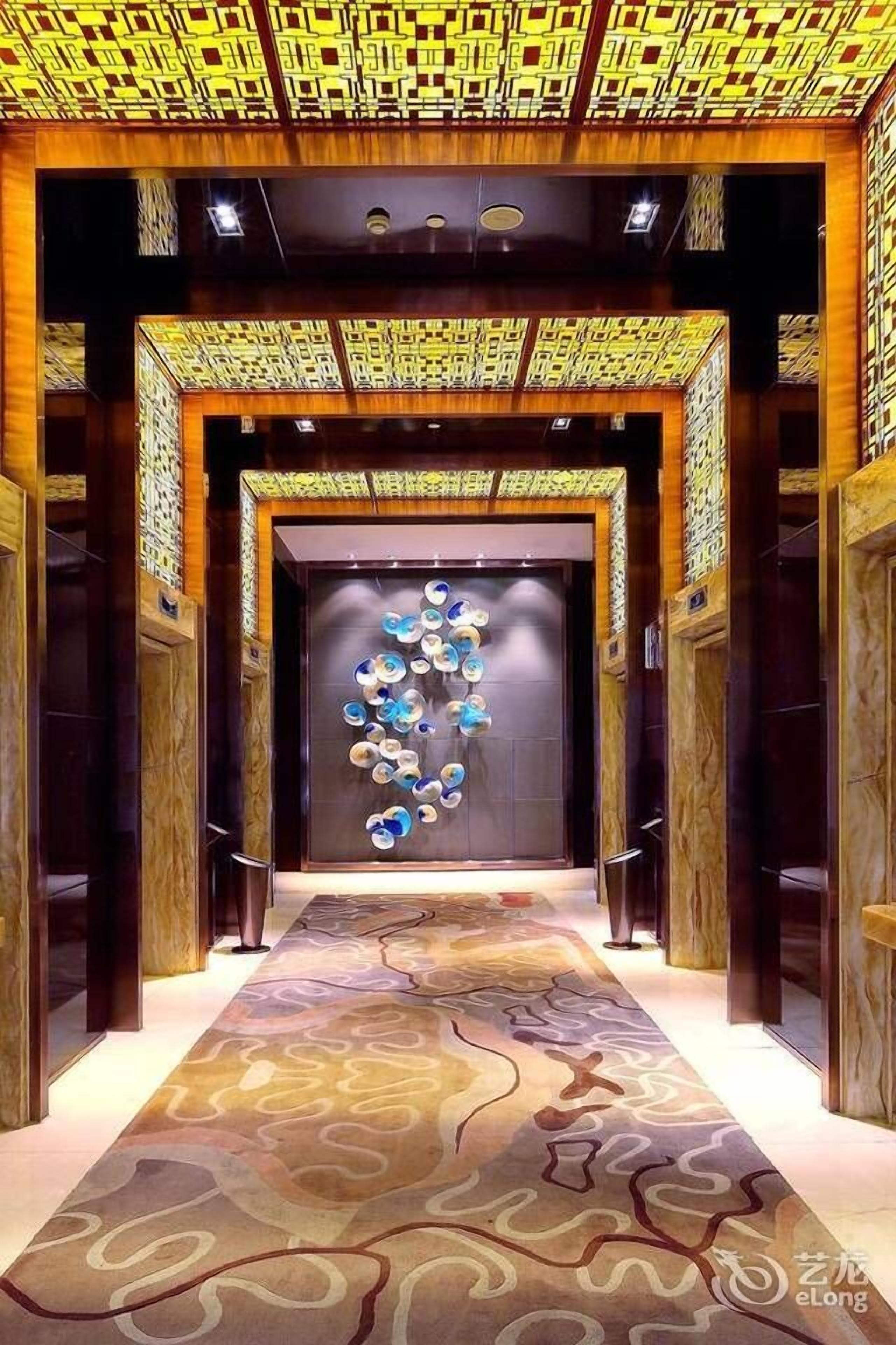 in-room safe, individually decorated, individually furnished, desk