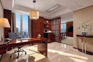 In-room safe, individually decorated, individually furnished, desk