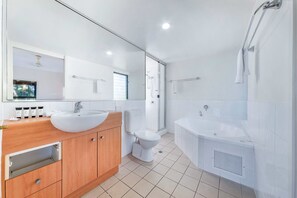 Apartment, 2 Bedrooms | Bathroom - Oasis 26 (Whitsundays)
