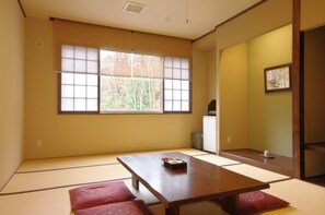 Chambre Tradition, salle de bains commune (Japanese Style,12 Tatami-mats)