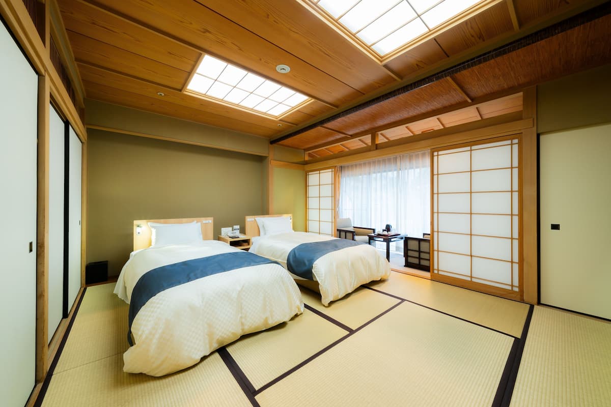 Tweepersoonskamer in Japanse stijl met 2 eenpersoonsbedden, niet-roken | Hypoallergeen beddengoed, donsdekens, een kluis op de kamer