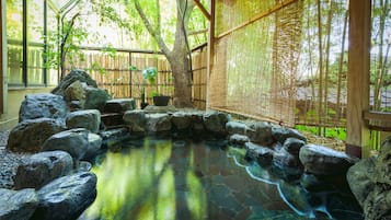 Suối nước nóng