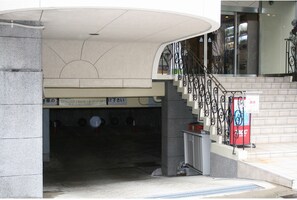 Exterior detail - Fukui Palace INN (Fukui)