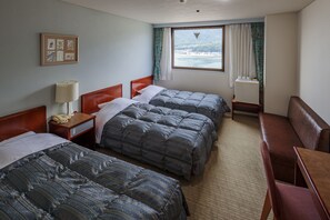 Desk, iron/ironing board, free WiFi, bed sheets - Ohkido Hotel (Tonosho)