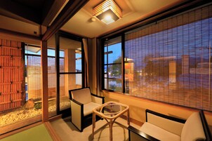 Down comforters, in-room safe, individually decorated