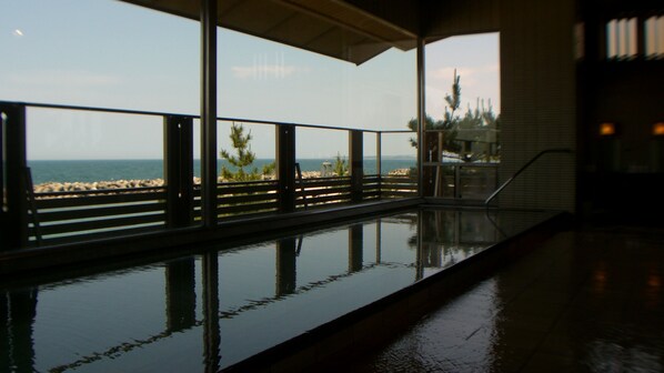 Outdoor pool - Kaike Seaside Hotel Uminoshiki (Yonago)