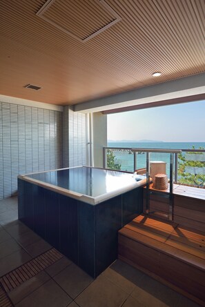 Indoor pool - Kaike Seaside Hotel Uminoshiki (Yonago)