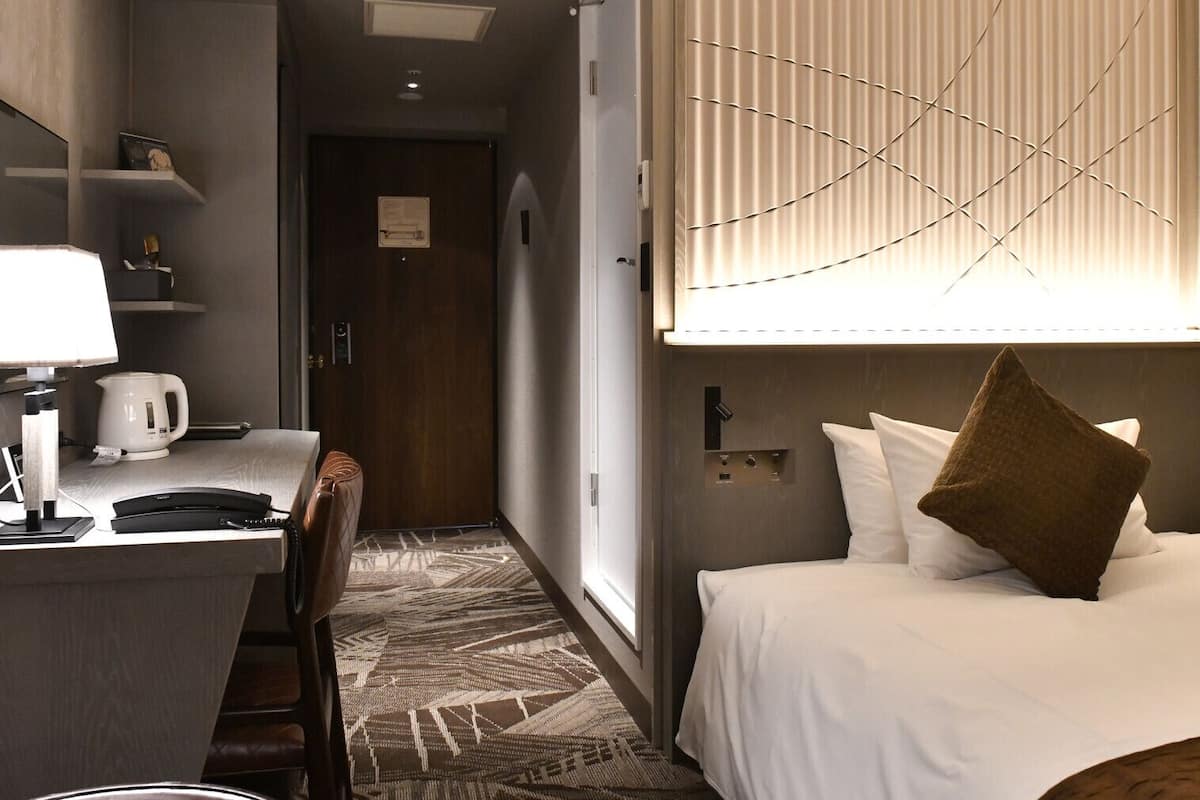 Minibar, desk, free WiFi, bed sheets
