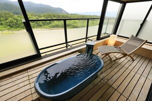 传统客房, 无烟房 (Japanese Style, Outdoor Bath) | 客房内保险箱、床单