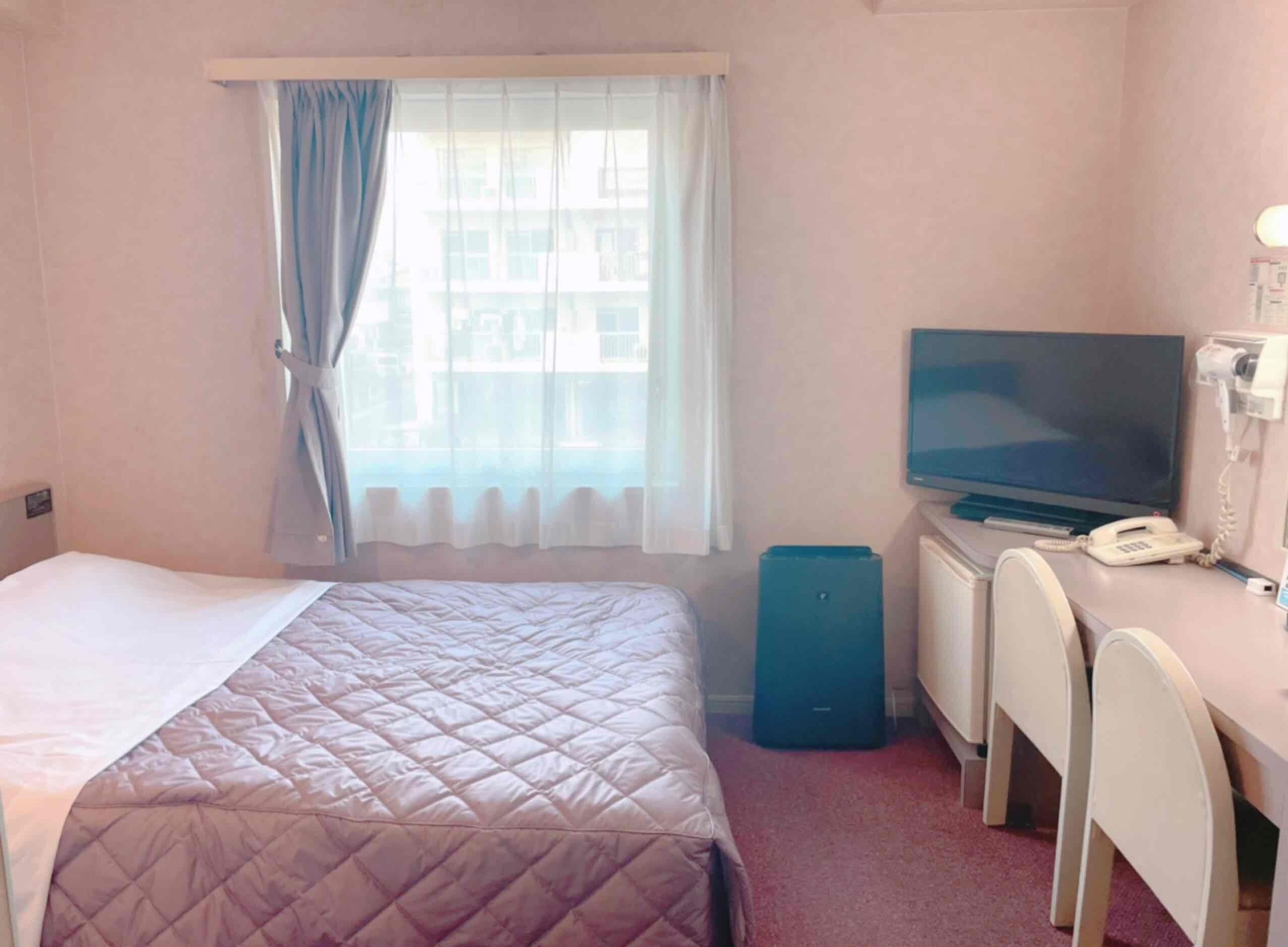 In-room safe, desk, free WiFi