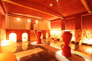 Sauna, hot springs/mineral springs
