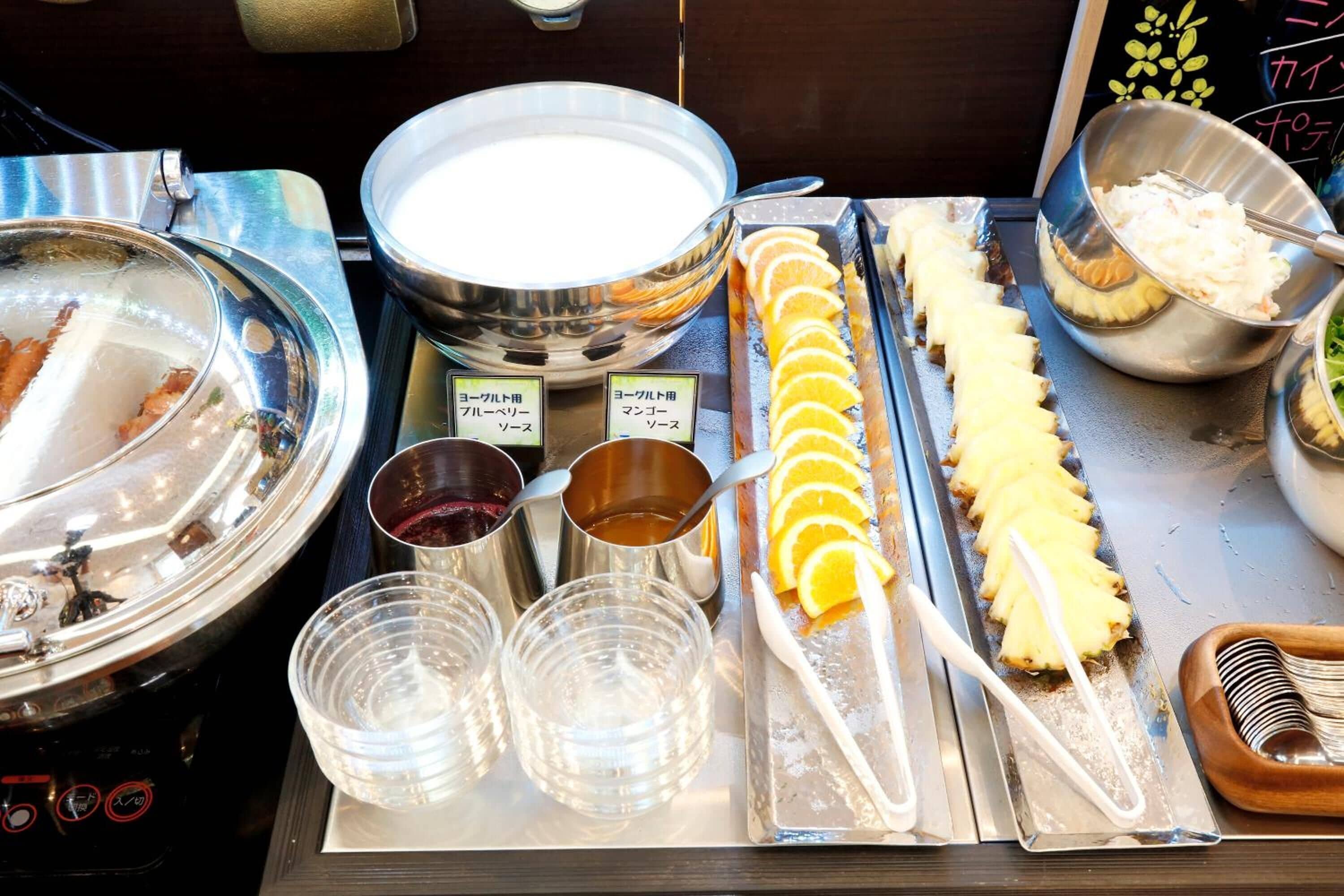 daily buffet breakfast (jpy 1760 per person)