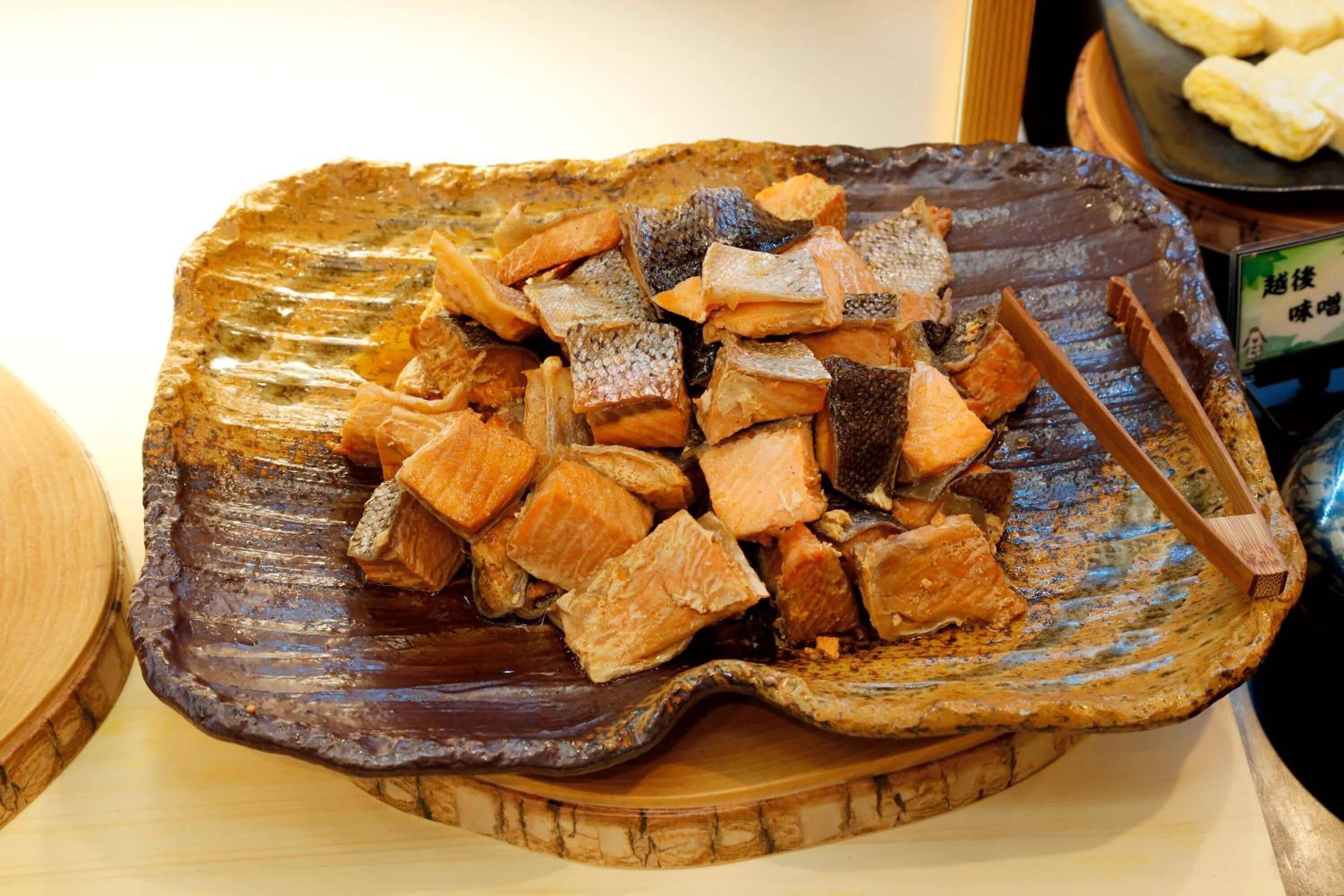 daily buffet breakfast (jpy 1760 per person)