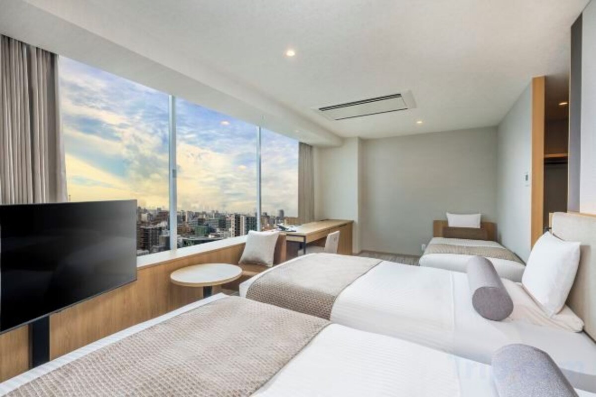 Sky View Twin With Extrabed Nonsmoking