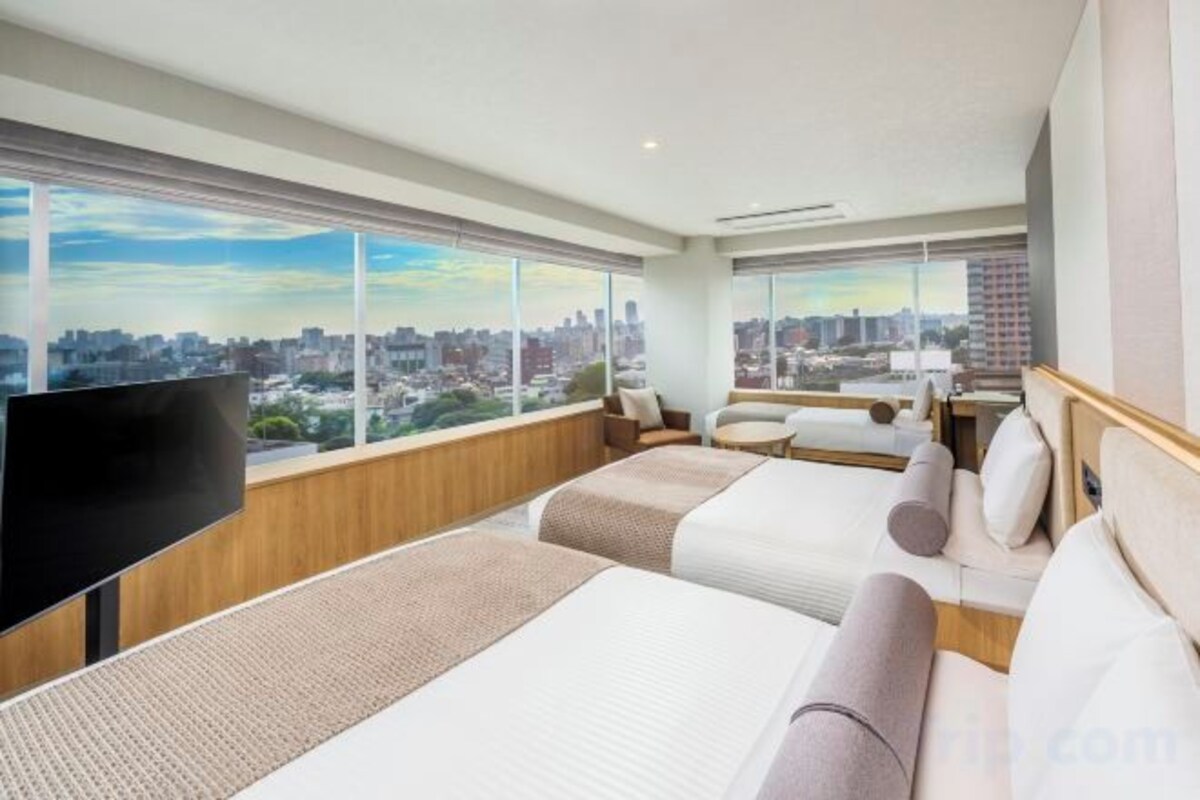 Panorama View Twin Room (with Shower Booth) (Non-smoking)
