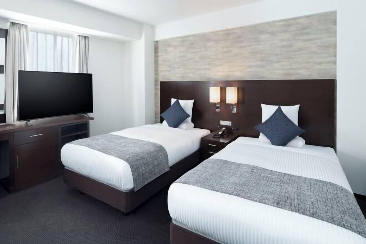 Rollaway beds (surcharge)
