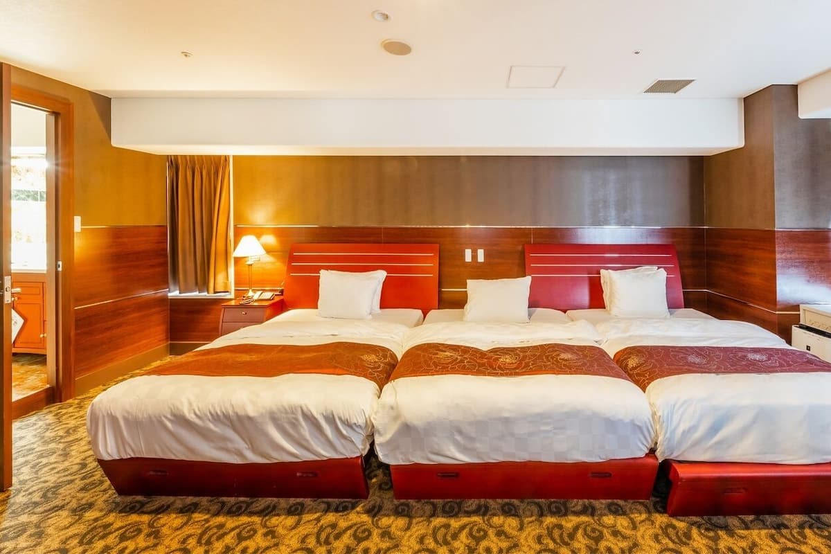 In-room safe, desk, soundproofing, iron/ironing board