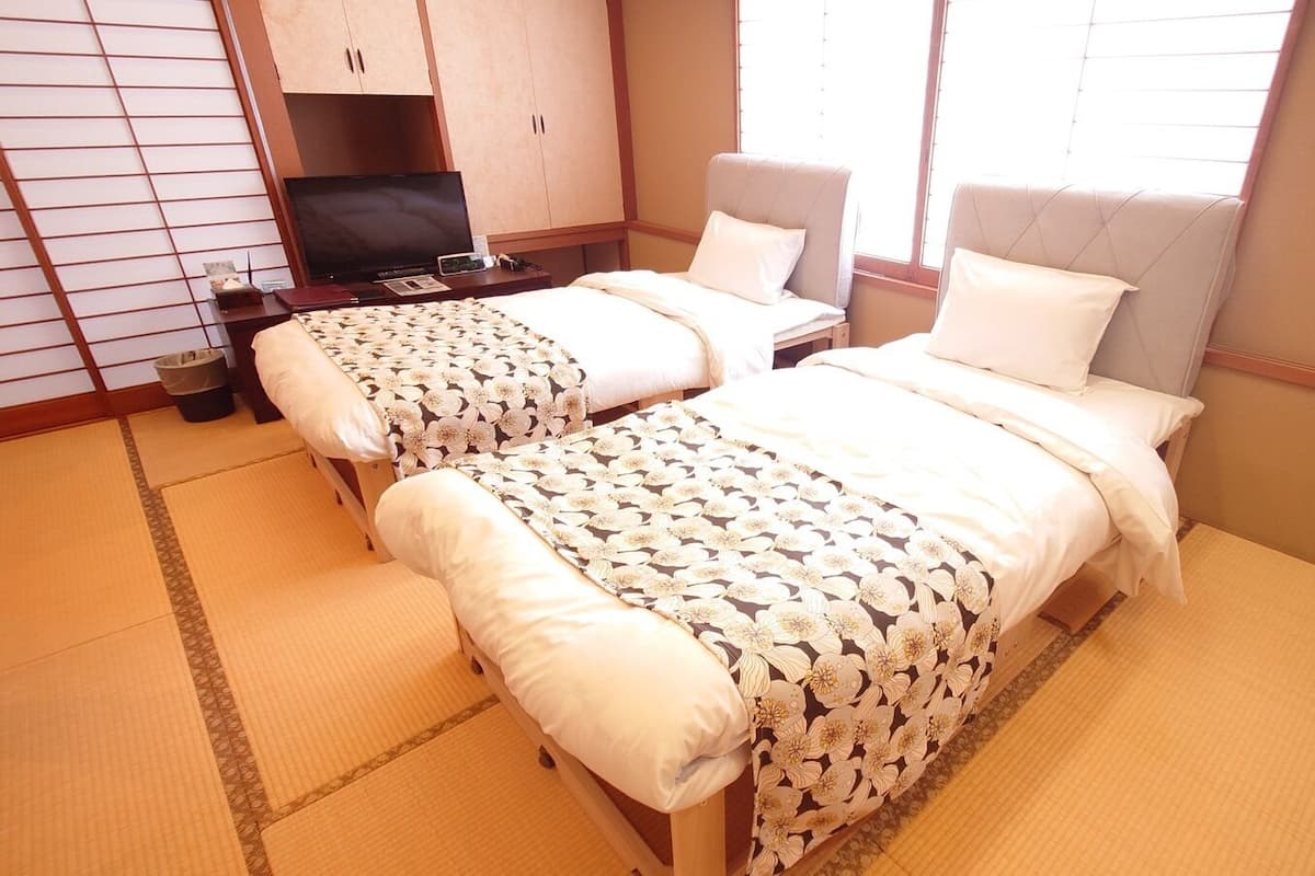 In-room safe, desk, soundproofing, iron/ironing board